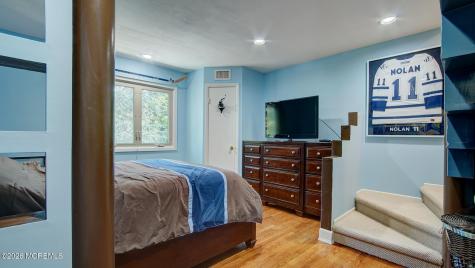 46 Thomas Drive Manalapan NJ 07726