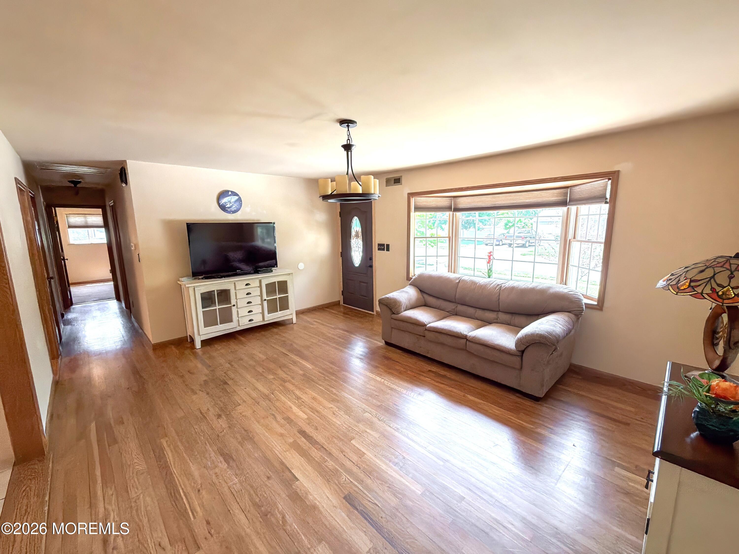 4 Glen Road Howell NJ 07731