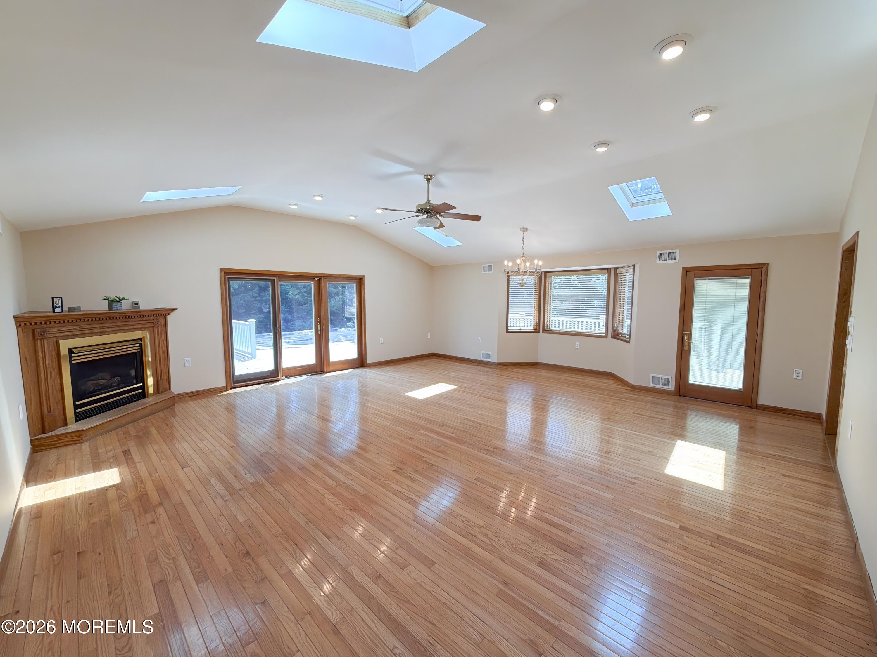 4 Glen Road Howell NJ 07731