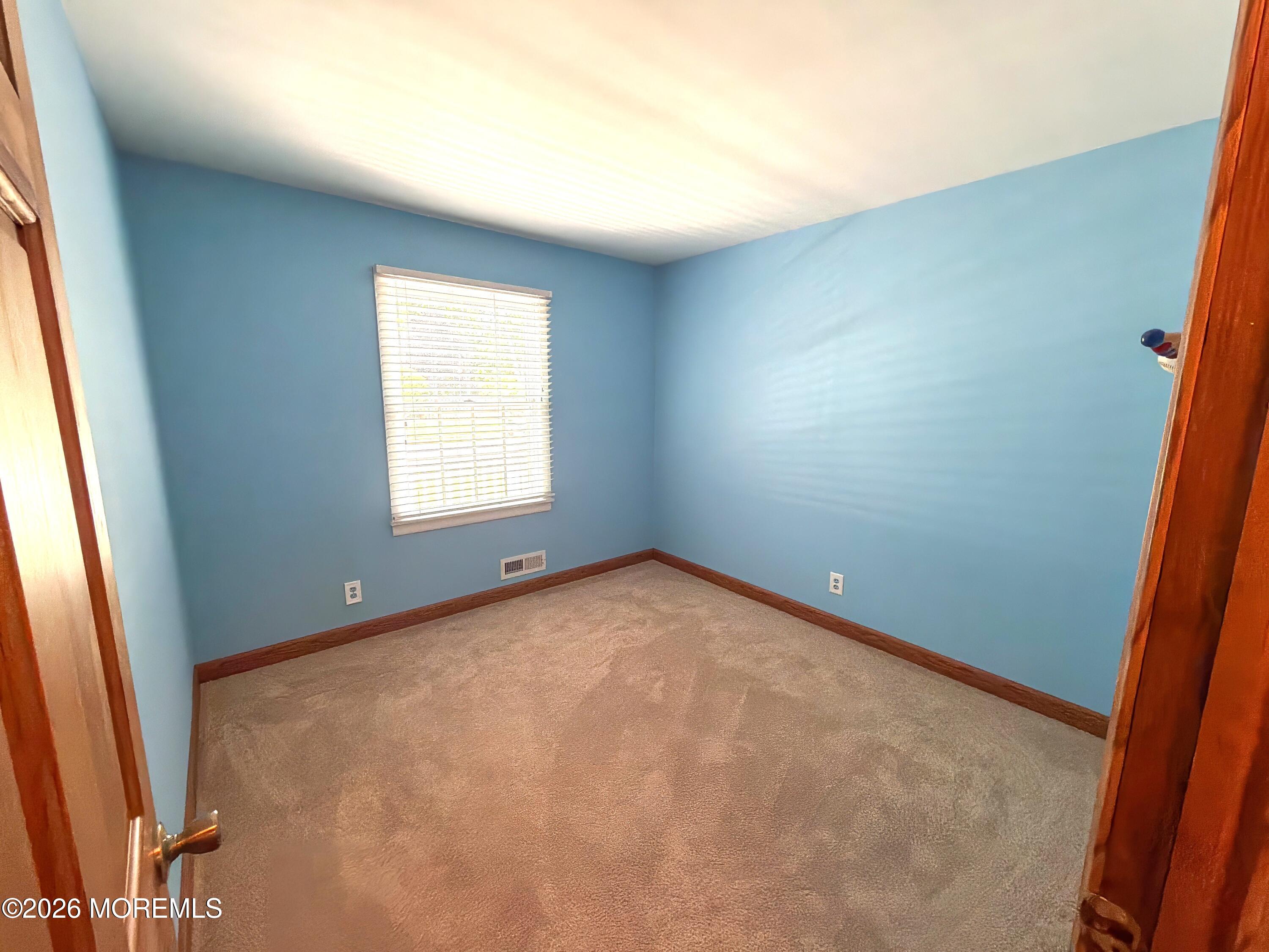 4 Glen Road Howell NJ 07731