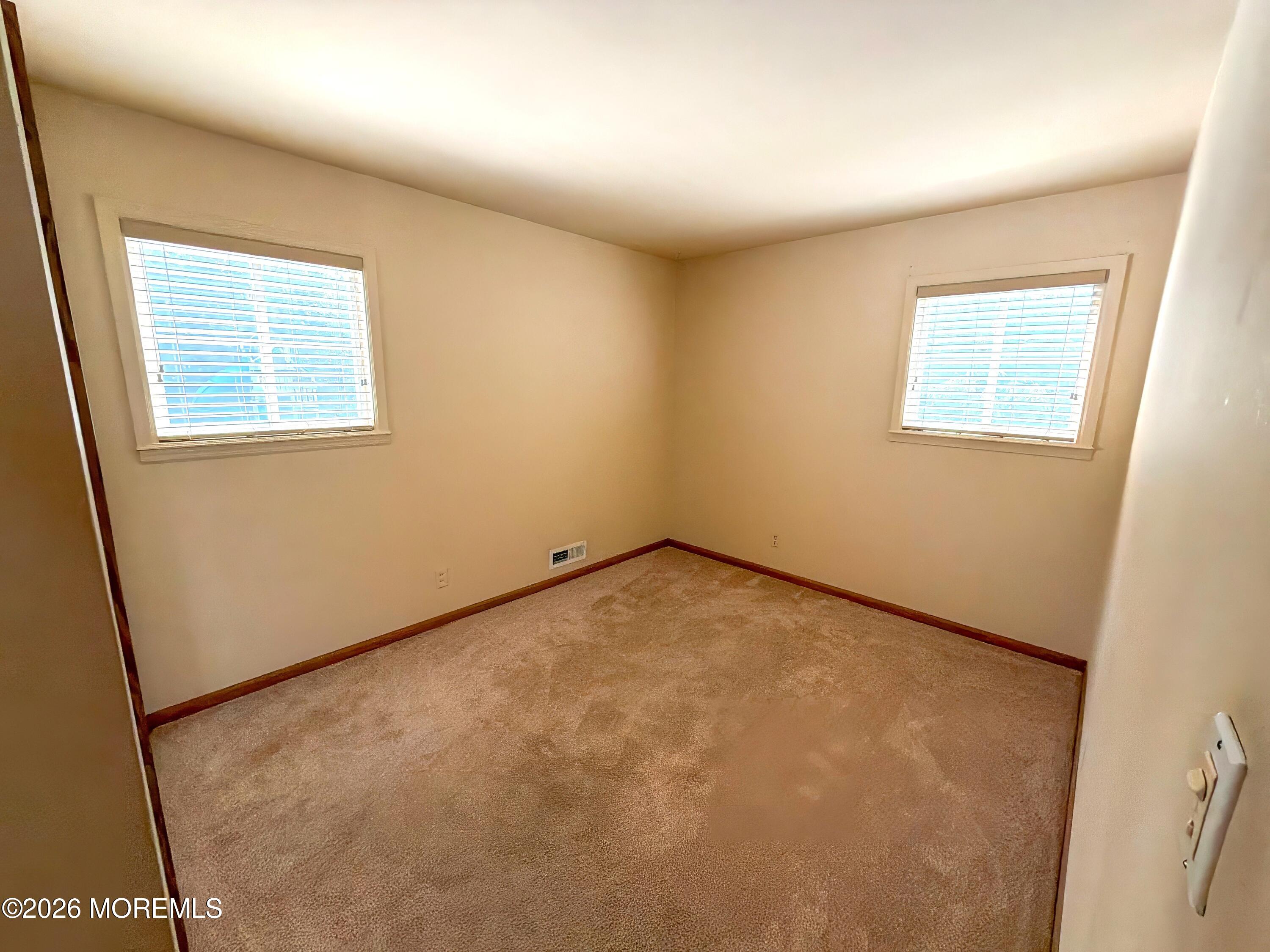 4 Glen Road Howell NJ 07731