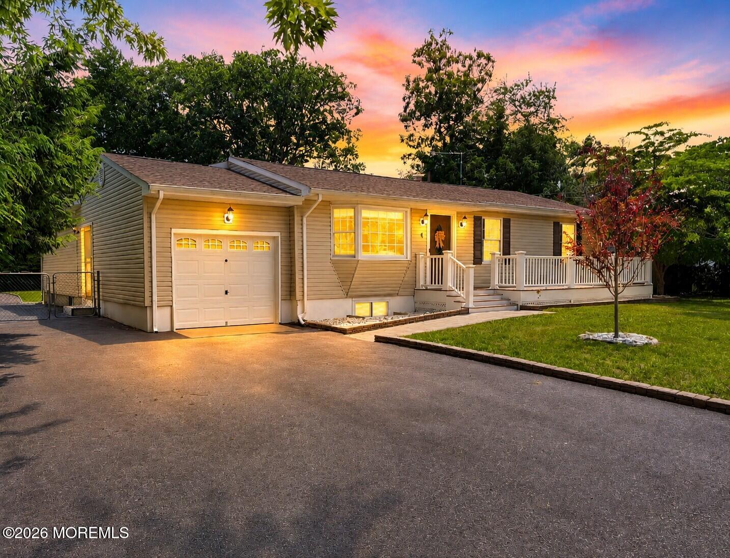 4 Glen Road Howell NJ 07731