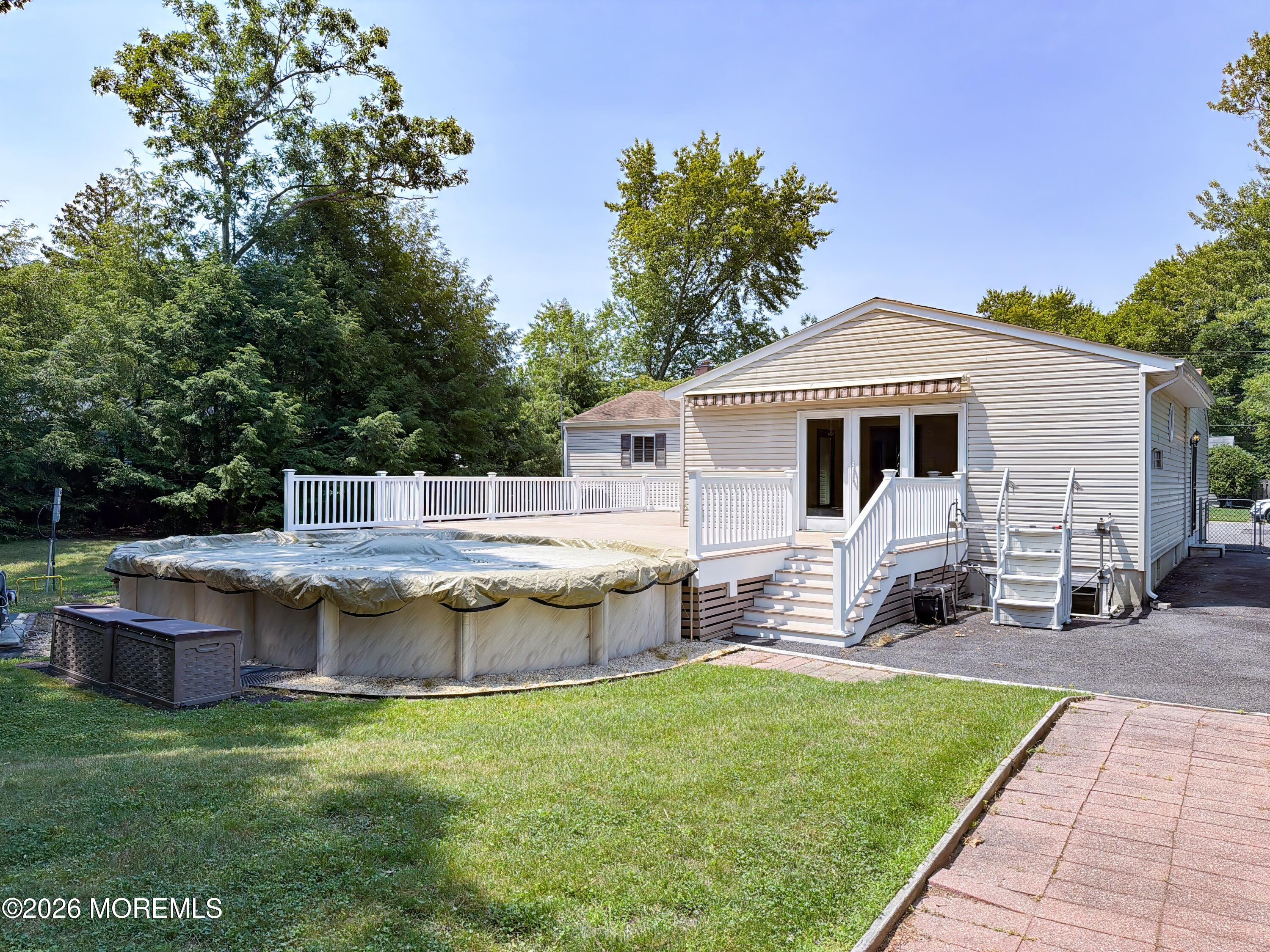 4 Glen Road Howell NJ 07731