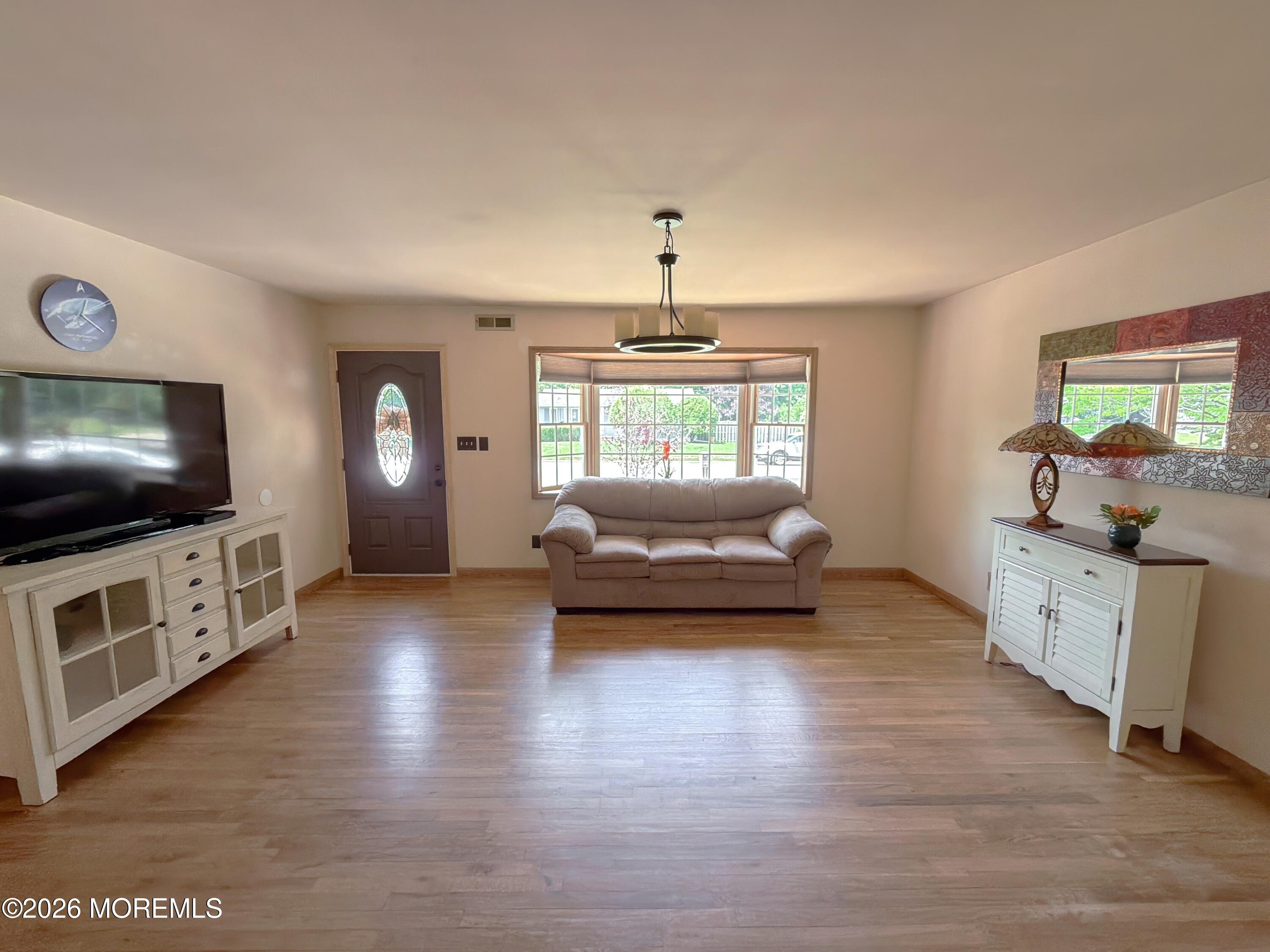 4 Glen Road Howell NJ 07731