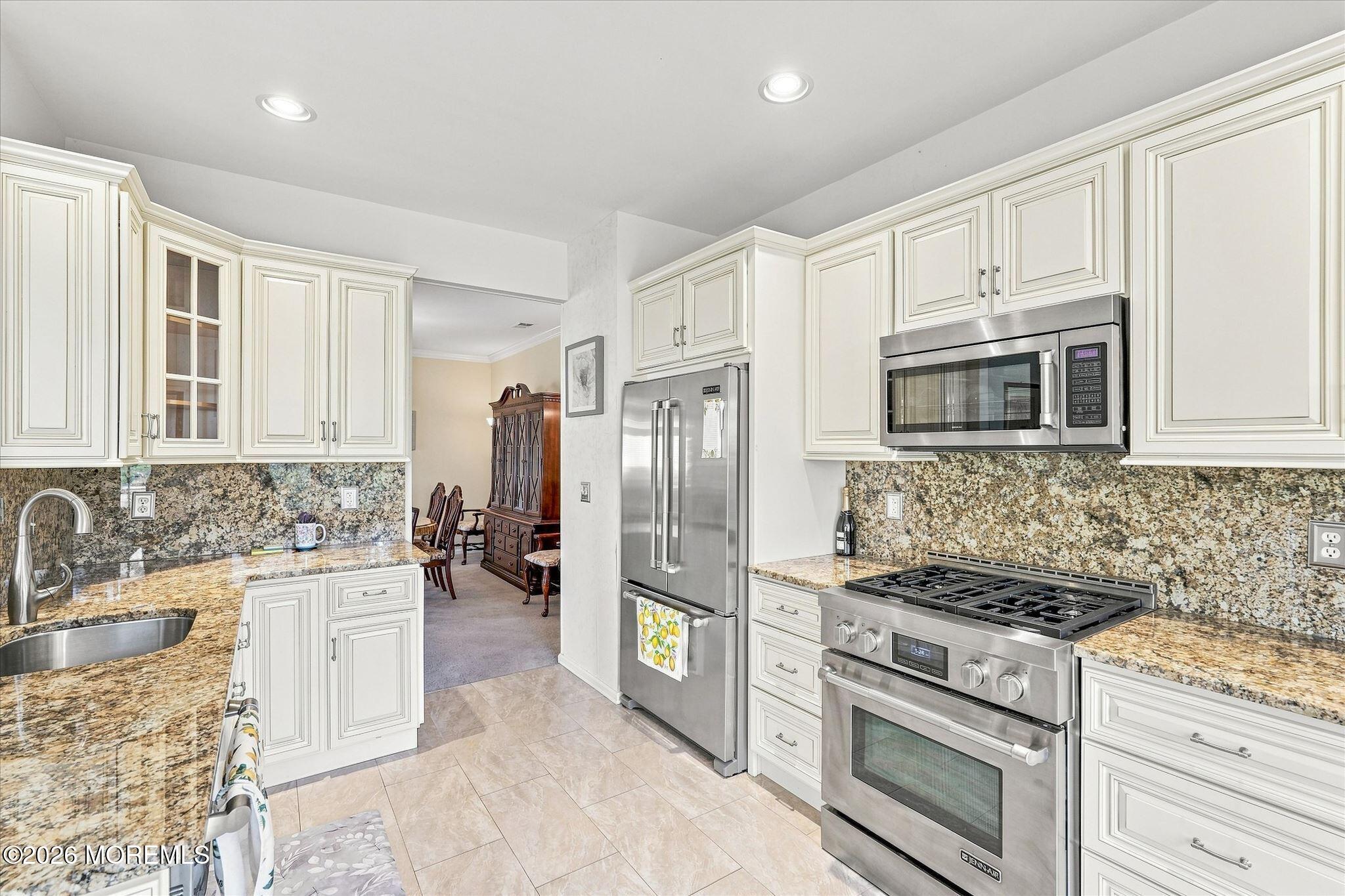 6 Minot Light Court Barnegat NJ 08005