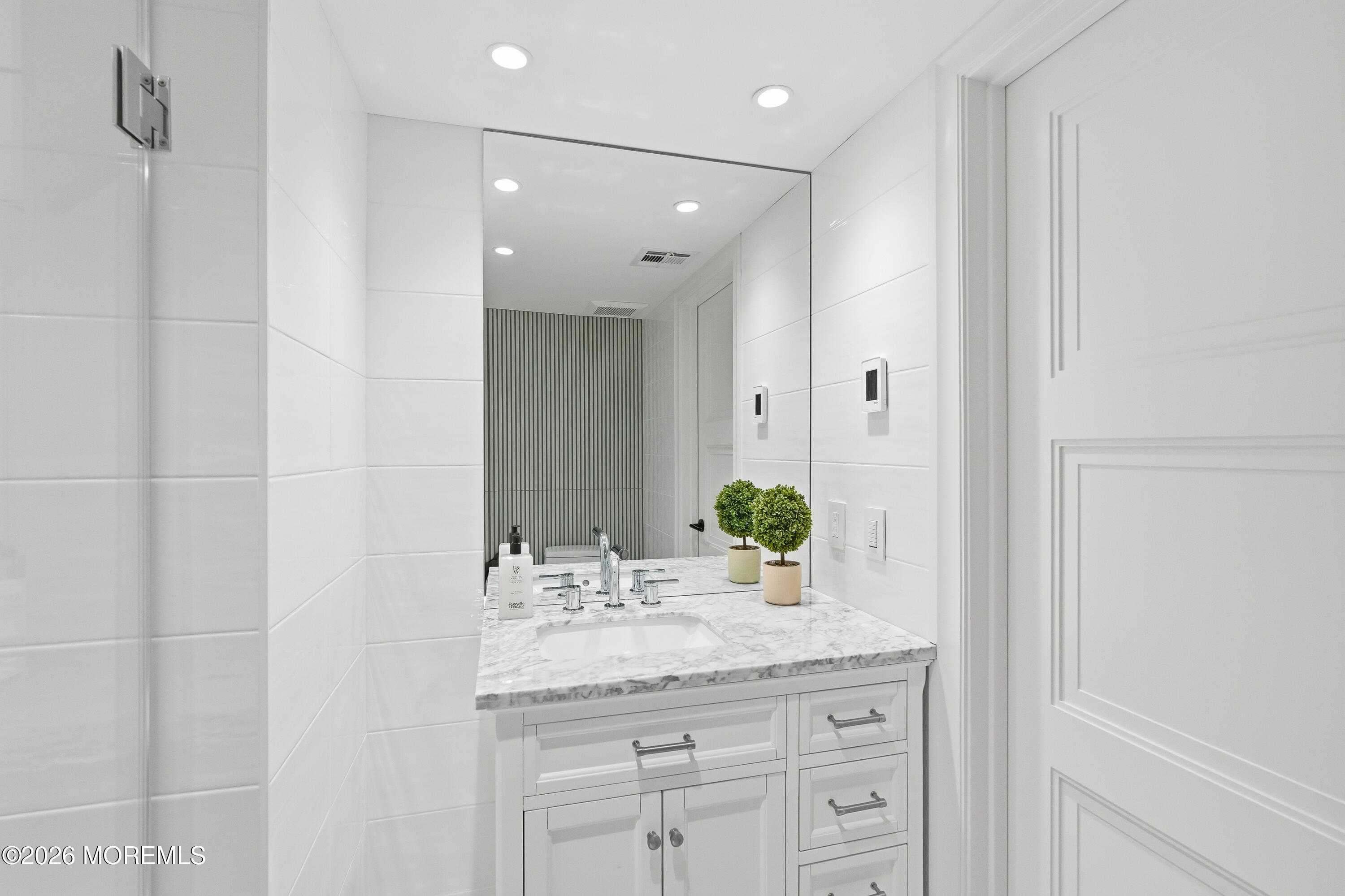 13 Johnston Street Oakhurst NJ 07755