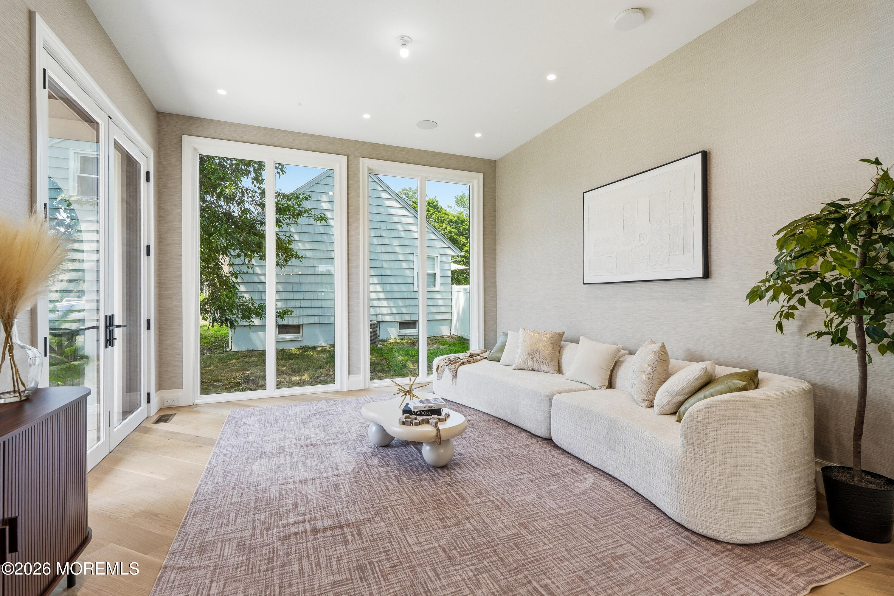13 Johnston Street Oakhurst NJ 07755
