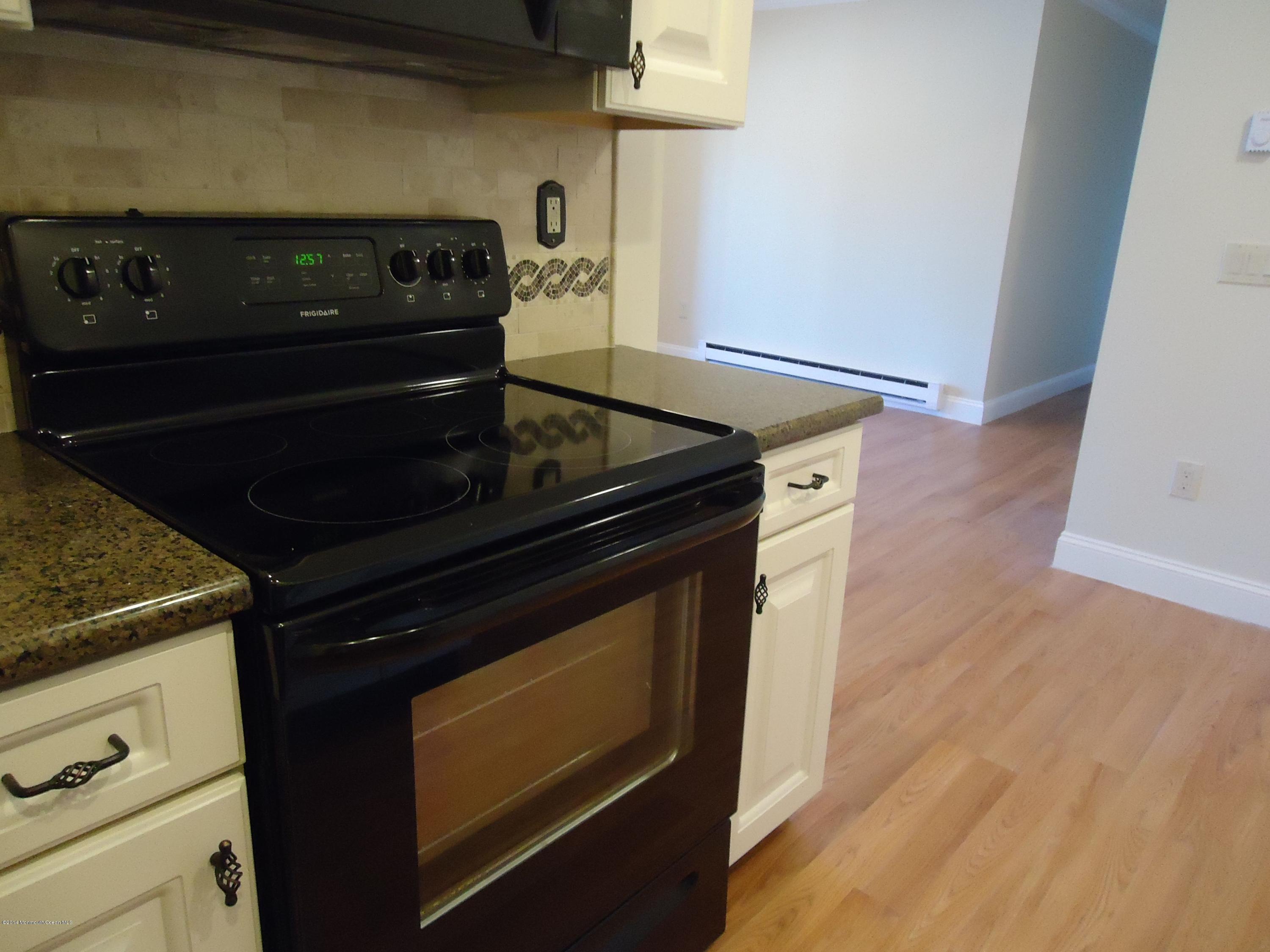 142 Cross Slope Court Manalapan NJ 07726