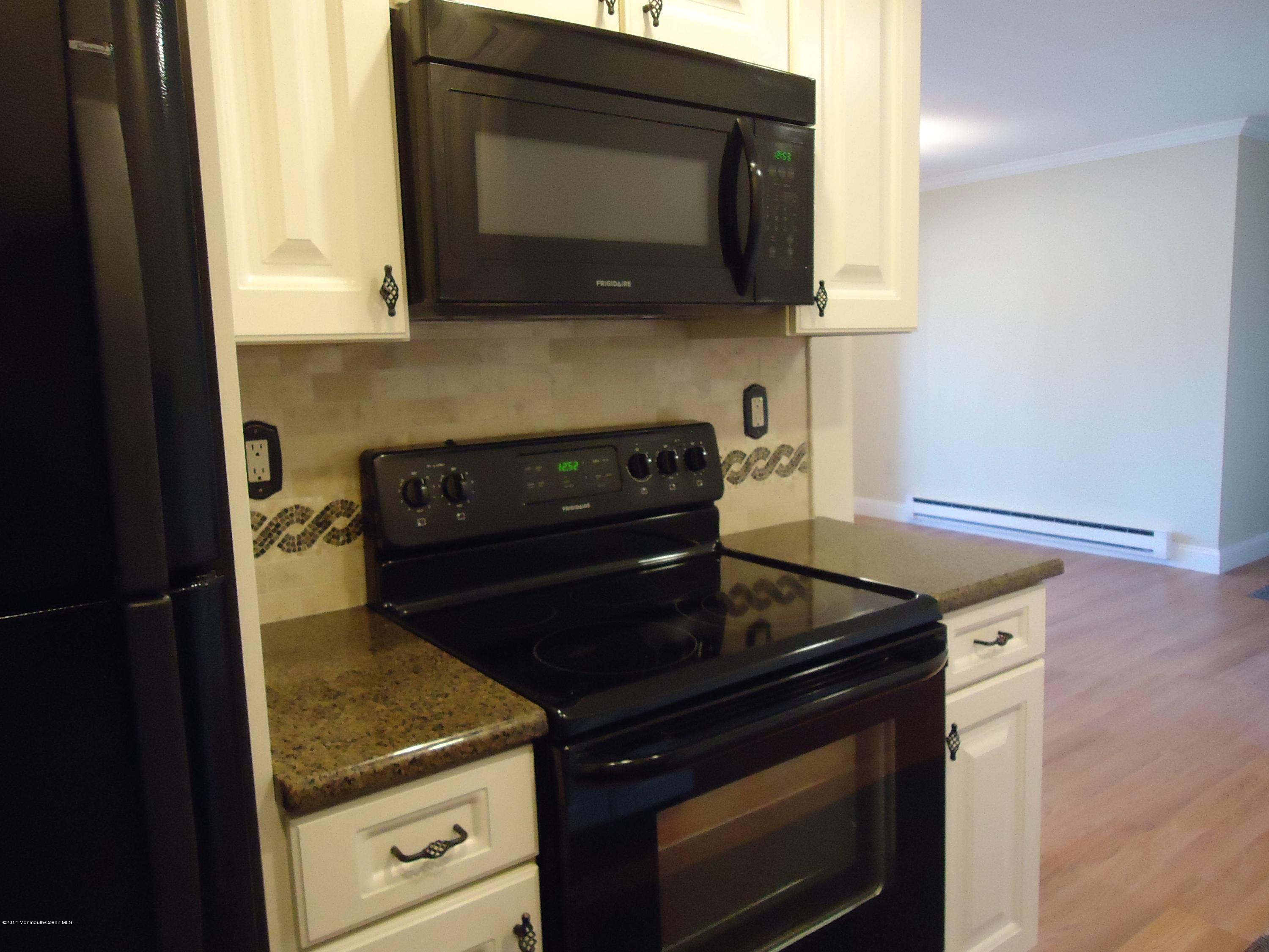 142 Cross Slope Court Manalapan NJ 07726