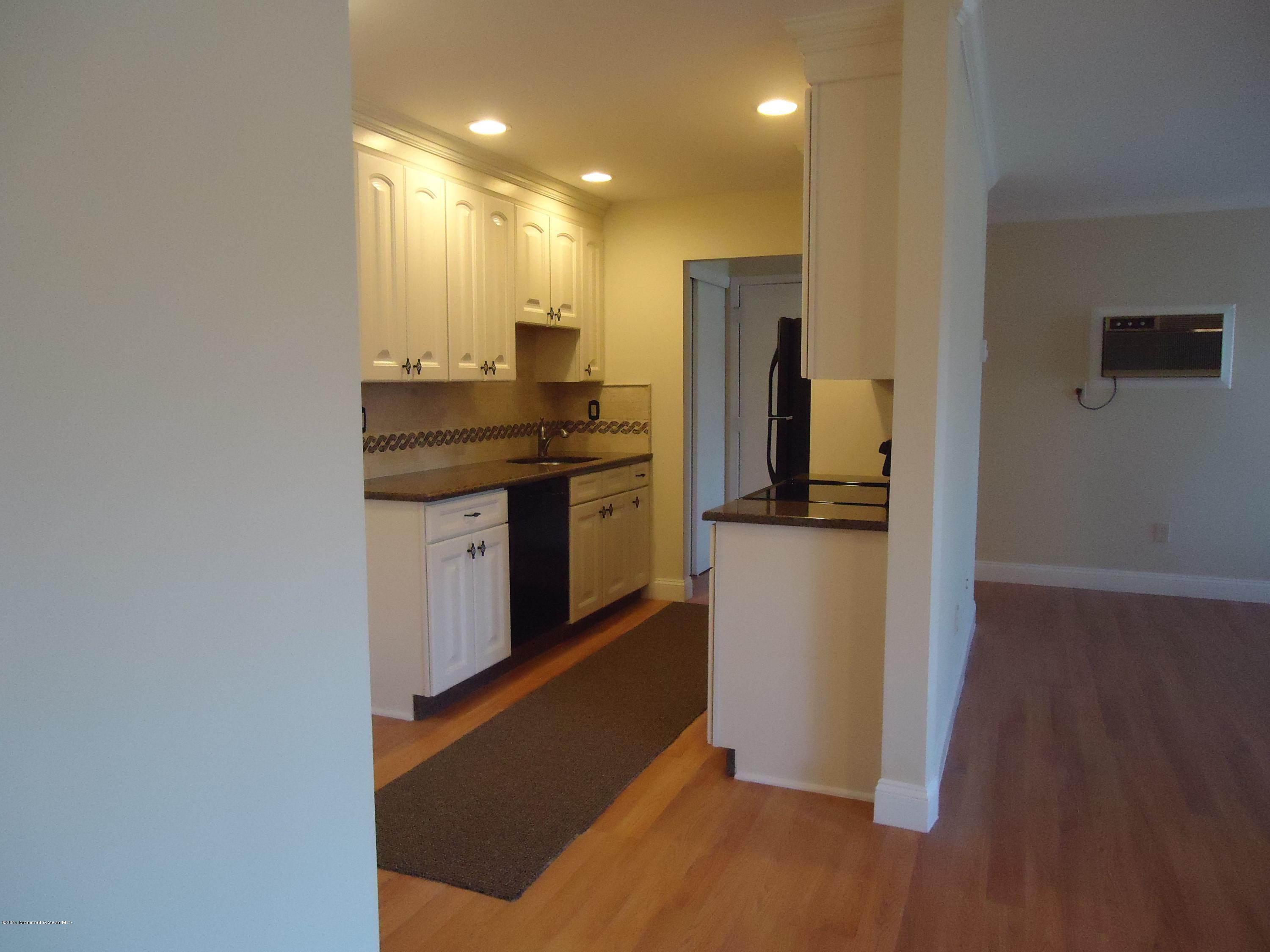 142 Cross Slope Court Manalapan NJ 07726