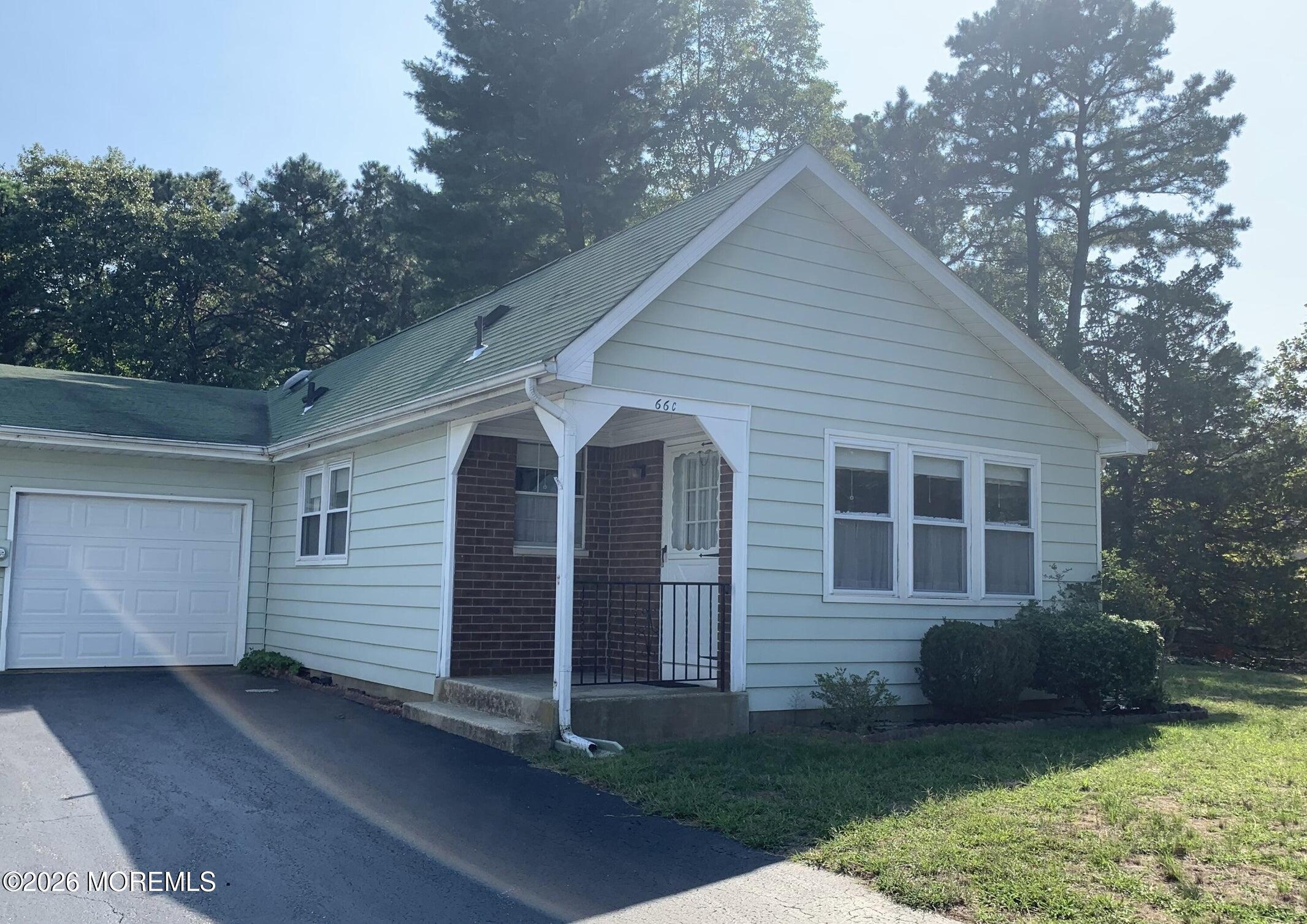 Whiting NJ, 66 Yorktowne Parkway, Unit C