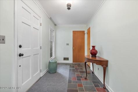 7 Windsor Terrace Holmdel NJ 07733