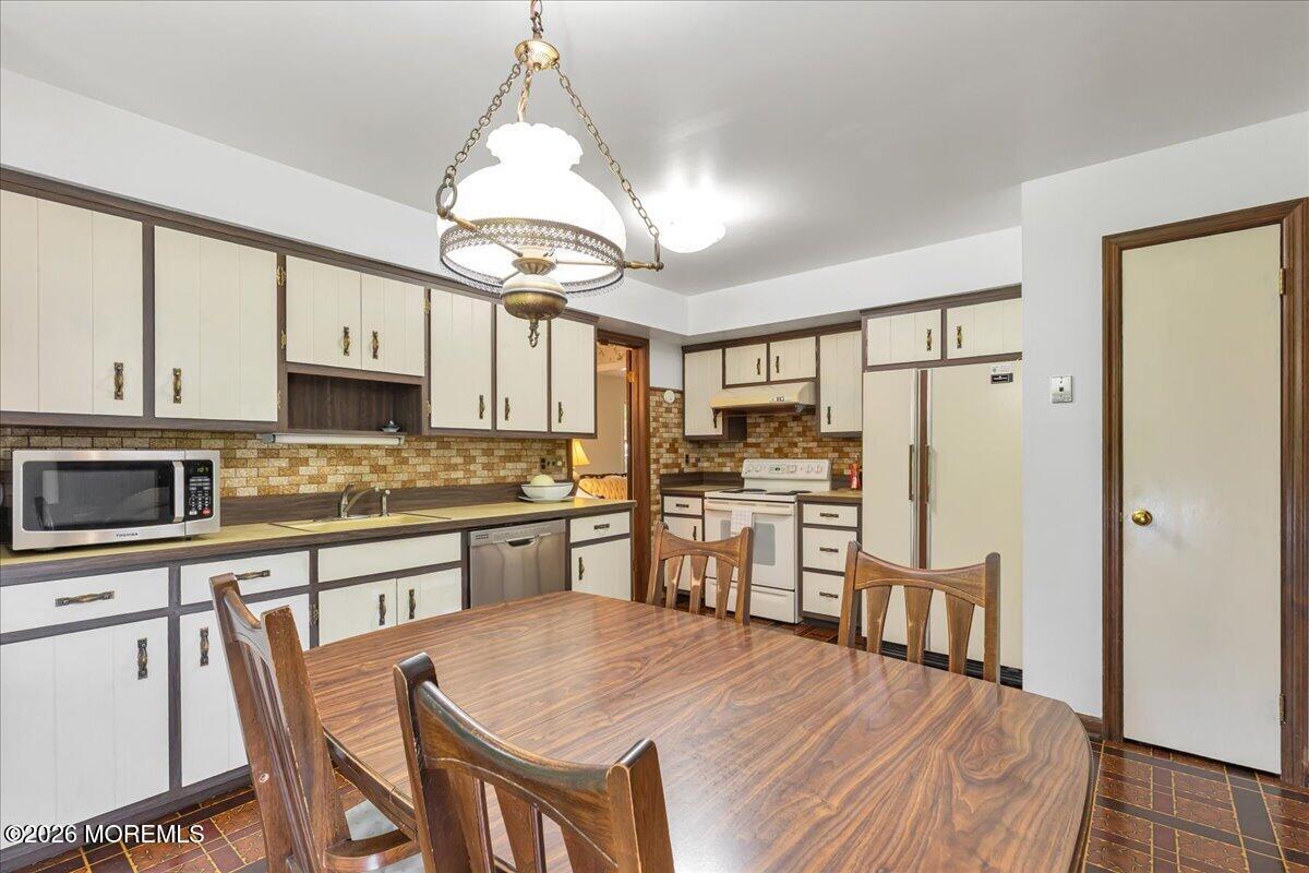 7 Windsor Terrace Holmdel NJ 07733