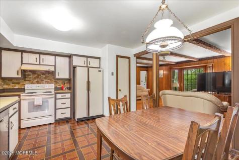 7 Windsor Terrace Holmdel NJ 07733