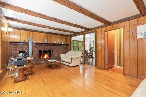 7 Windsor Terrace Holmdel NJ 07733