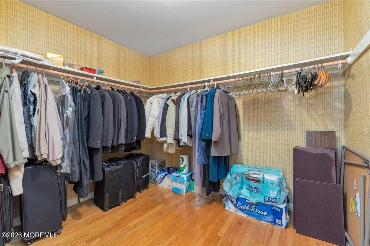 7 Windsor Terrace Holmdel NJ 07733