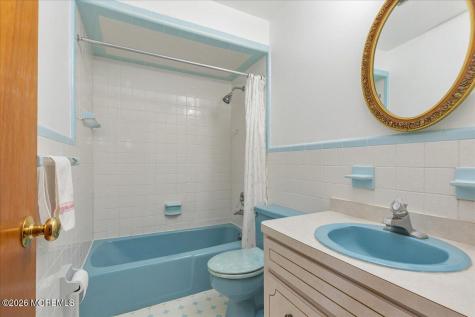 7 Windsor Terrace Holmdel NJ 07733