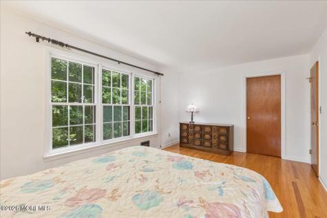 7 Windsor Terrace Holmdel NJ 07733