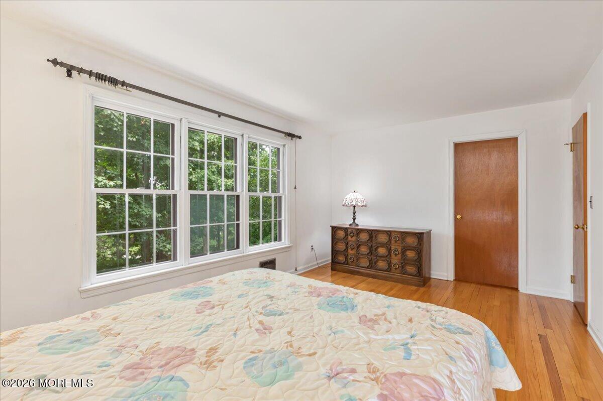 7 Windsor Terrace Holmdel NJ 07733