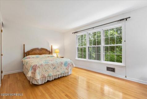 7 Windsor Terrace Holmdel NJ 07733