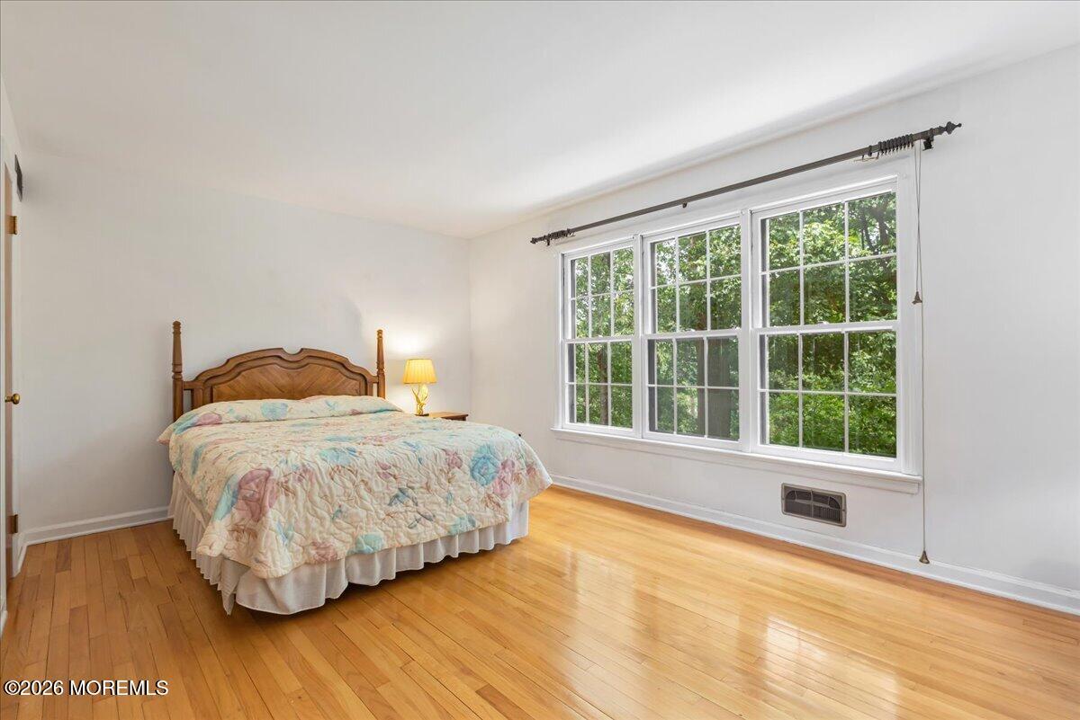 7 Windsor Terrace Holmdel NJ 07733