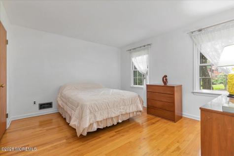 7 Windsor Terrace Holmdel NJ 07733