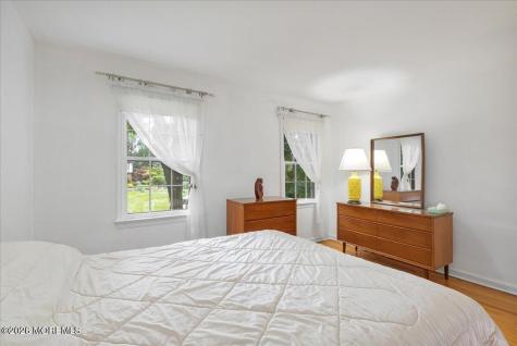 7 Windsor Terrace Holmdel NJ 07733