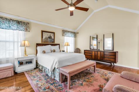 32 Heritage Drive Shrewsbury Boro NJ 07702