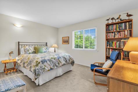 32 Heritage Drive Shrewsbury Boro NJ 07702