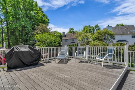 32 Heritage Drive Shrewsbury Boro NJ 07702