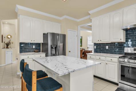 32 Heritage Drive Shrewsbury Boro NJ 07702