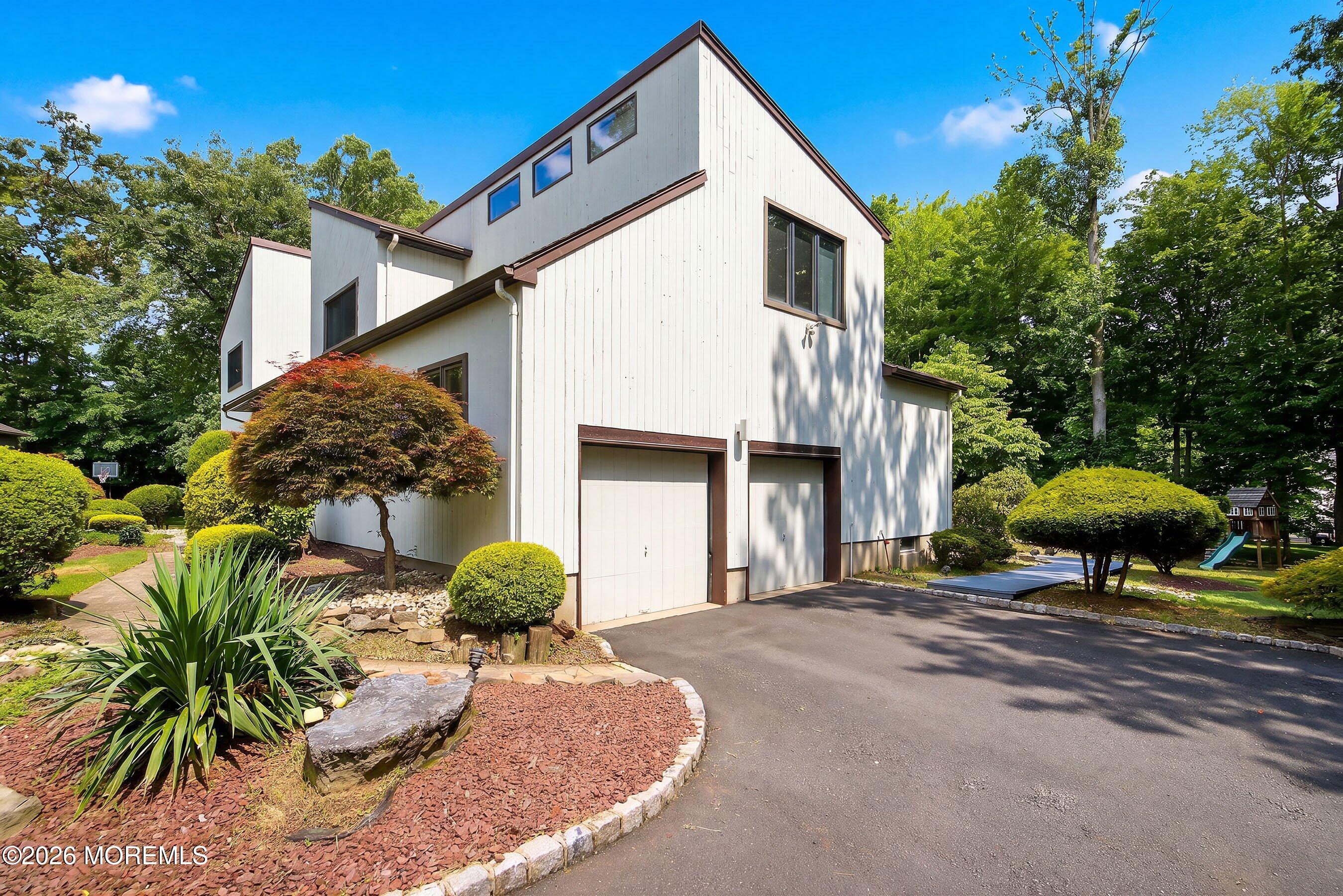 31 Eli Circle Morganville NJ 07751