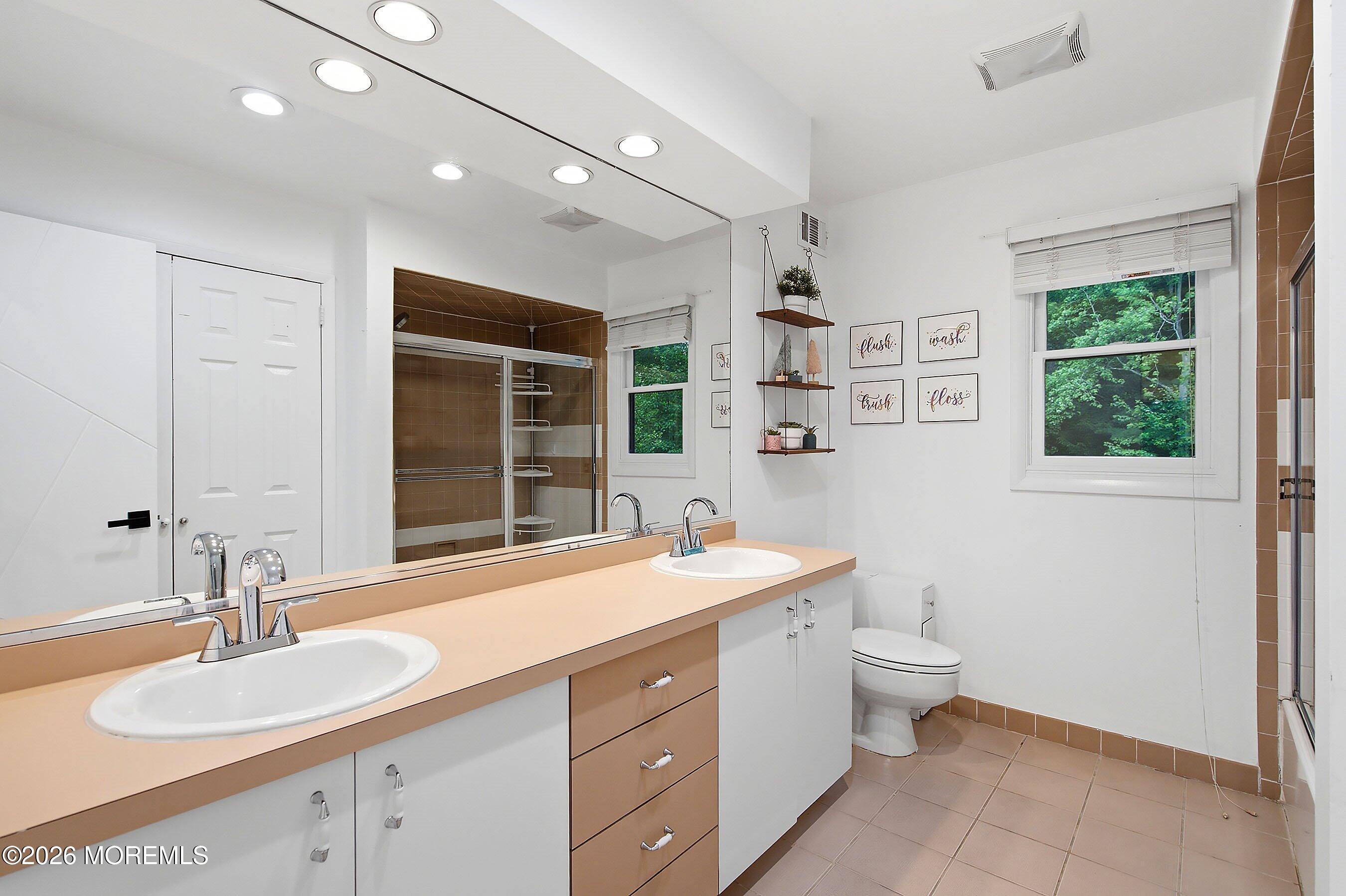 31 Eli Circle Morganville NJ 07751