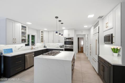 31 Eli Circle Morganville NJ 07751