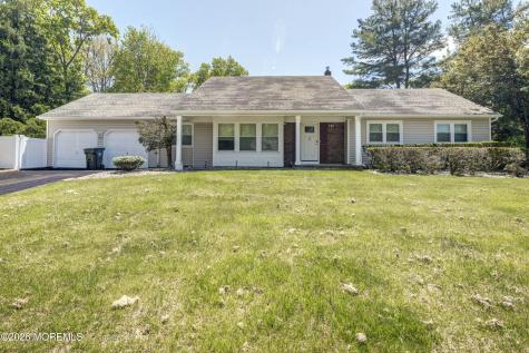 25 Mccue Road Morganville NJ 07751