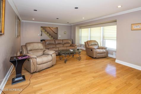 25 Mccue Road Morganville NJ 07751