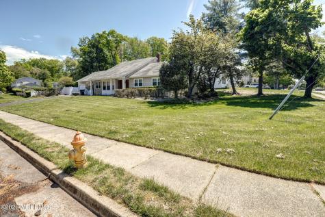 25 Mccue Road Morganville NJ 07751