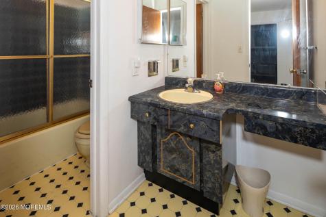 25 Mccue Road Morganville NJ 07751