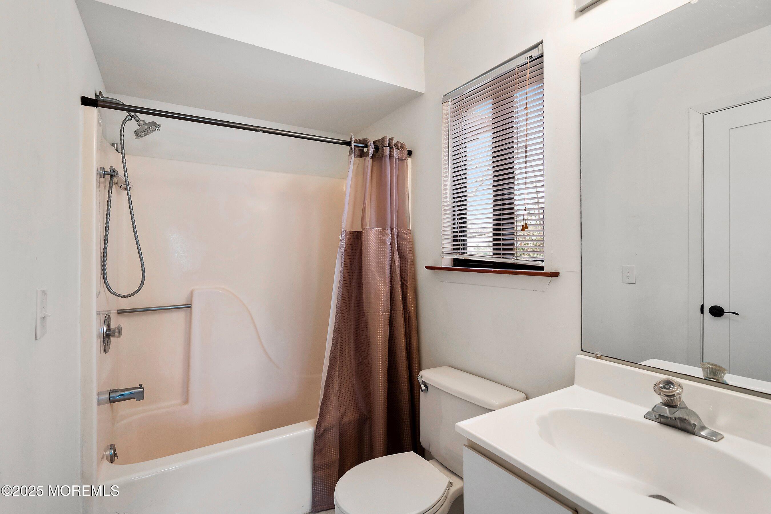 3 Sheila Court Bayville NJ 08721