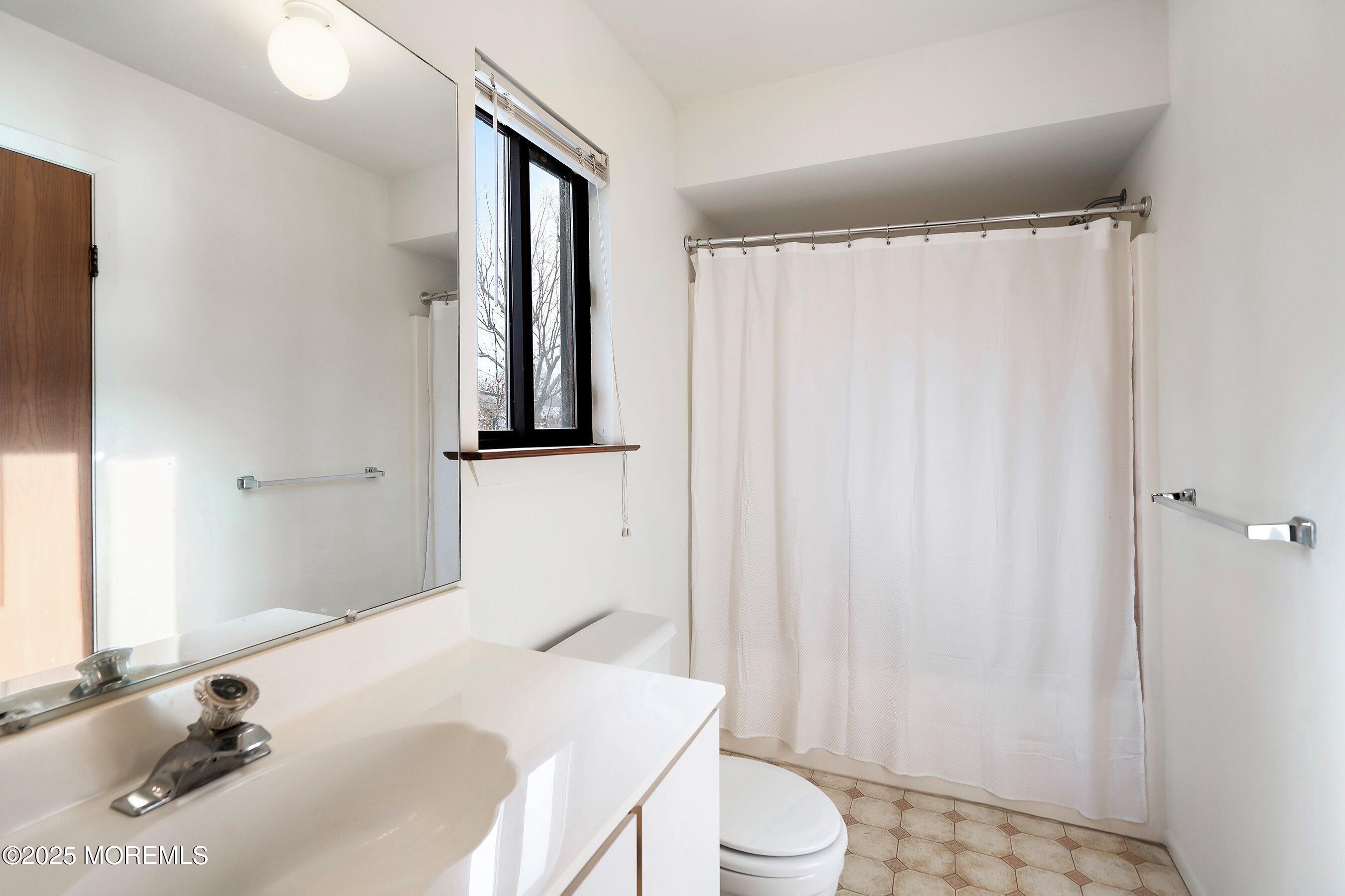 3 Sheila Court Bayville NJ 08721