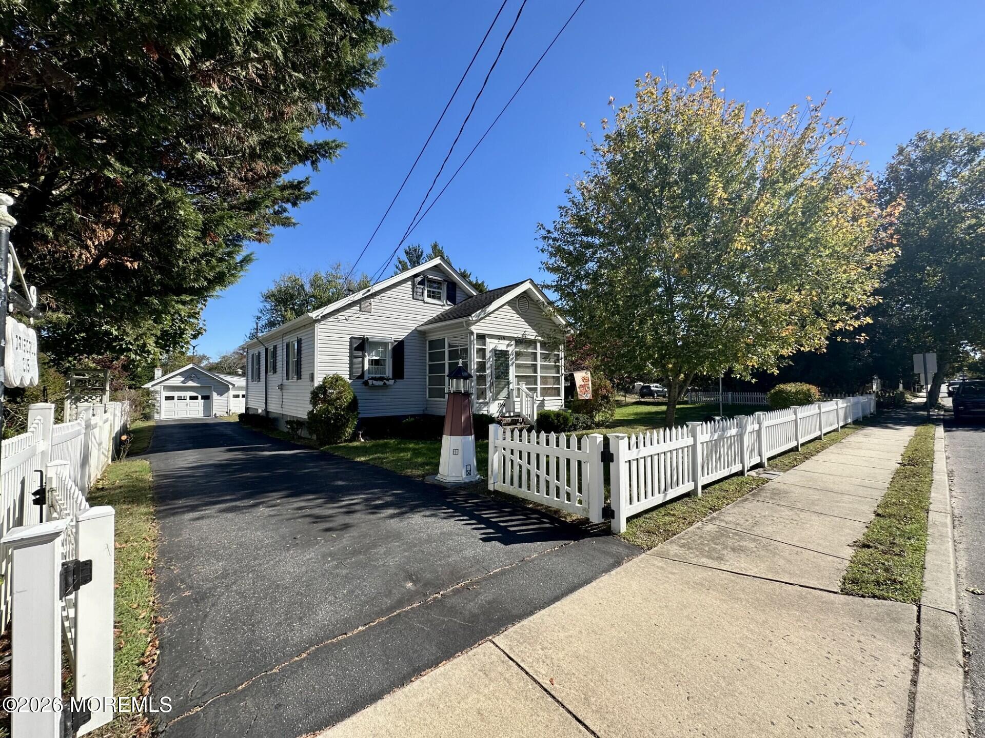 215 Wood Street Tuckerton NJ 08087