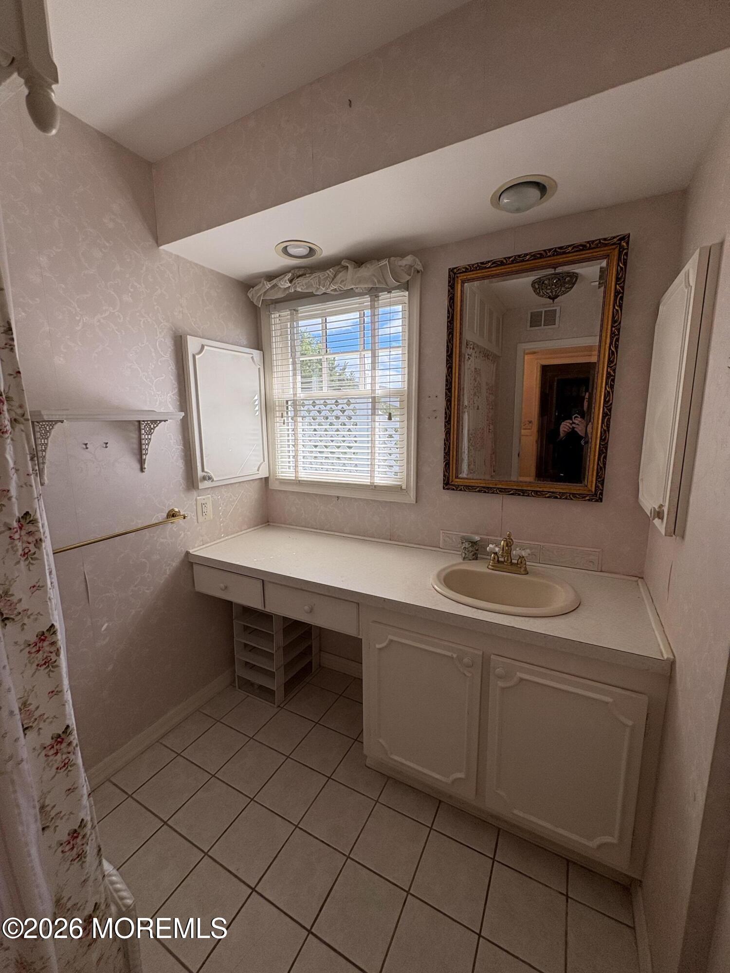 14 Stratford Drive Old Bridge NJ 08857