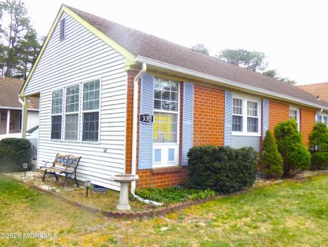33 Medford Road Manchester NJ 08759