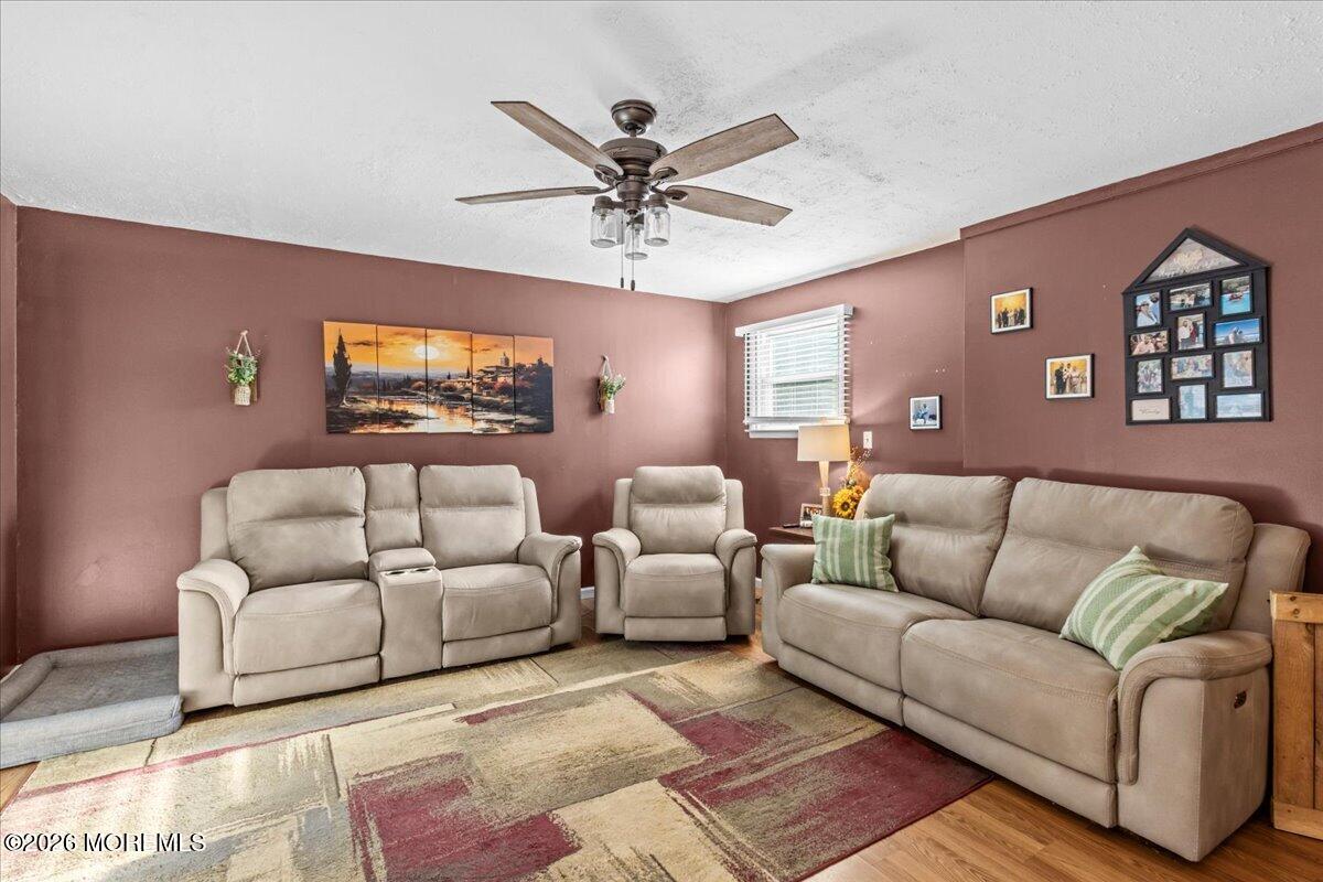 15 Chestnut Street Waretown NJ 08758
