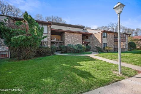 72 Overlook Way Englishtown NJ 07726