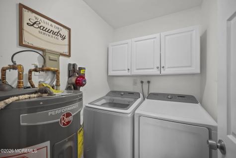 72 Overlook Way Englishtown NJ 07726