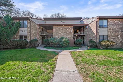 72 Overlook Way Englishtown NJ 07726