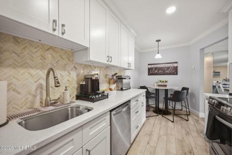 72 Overlook Way Englishtown NJ 07726