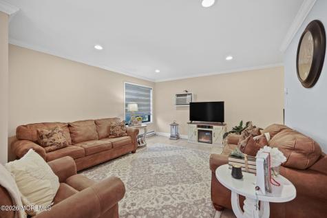 72 Overlook Way Englishtown NJ 07726