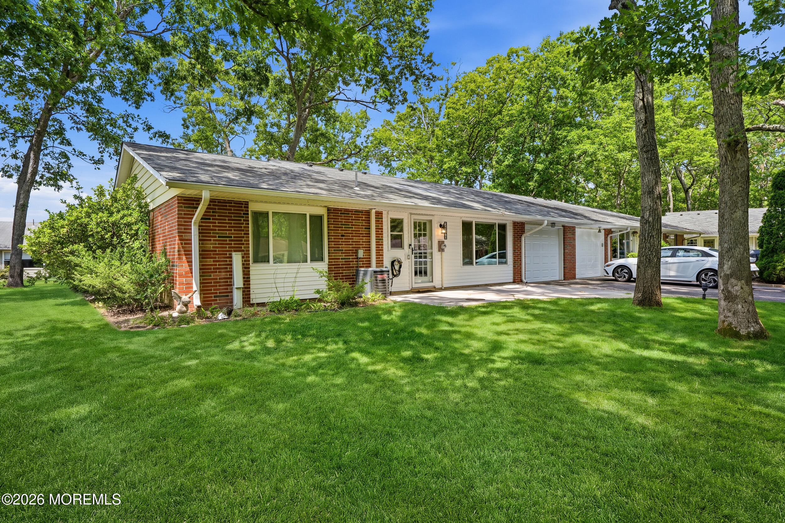 206 Huntington Drive Lakewood NJ 08701